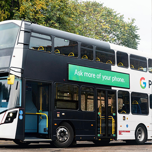 M&agrave;n h&igrave;nh LED di động gắn tr&ecirc;n xe