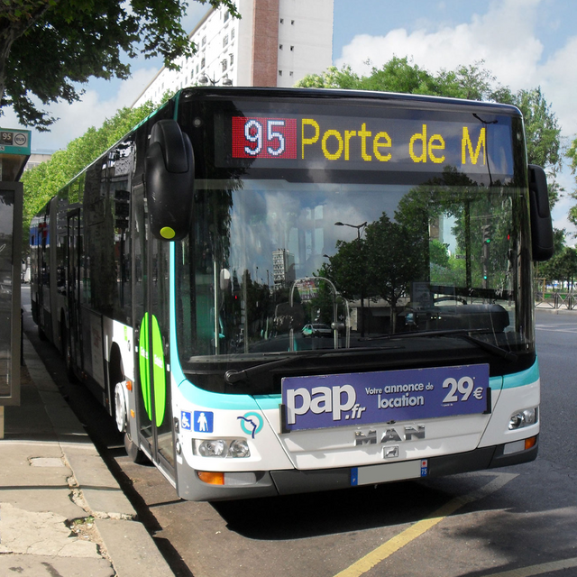 Quảng c&aacute;o kỹ thuật số m&agrave;n h&igrave;nh Led ngo&agrave;i trời